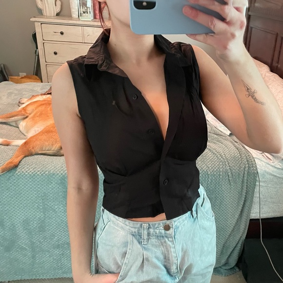 NWT Fashion Nova Back Short Sleeve Button down Top - Picture 9 of 10